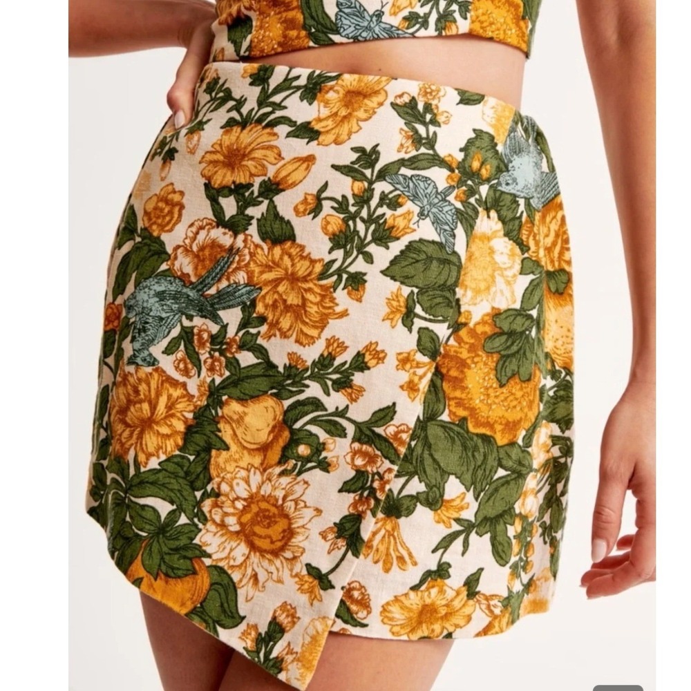 Abercrombie & Fitch Scarf Print Linen-Blend Mini Skort Yellow Floral Bird Small